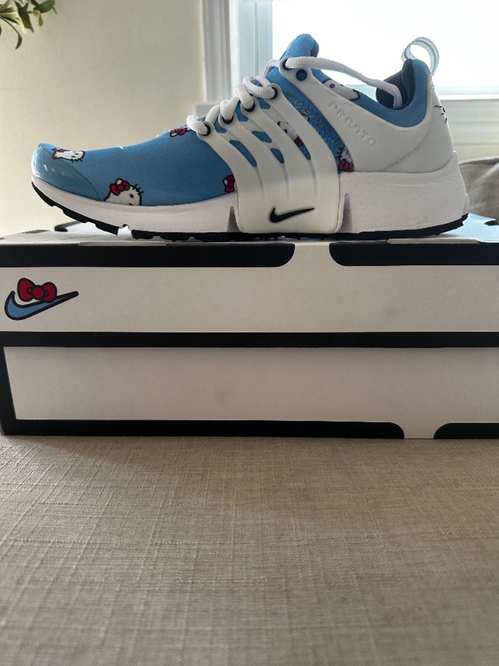 Hello Kitty Nike Air Presto QS MENS size 10